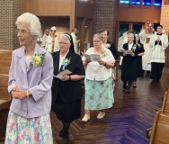 1_Entrance-Procession-of-women-religious