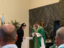 Presentation-of-St.-Clare-Relic-Sister-Theresa-Feldkamp-Fr.-Brian-Wideman